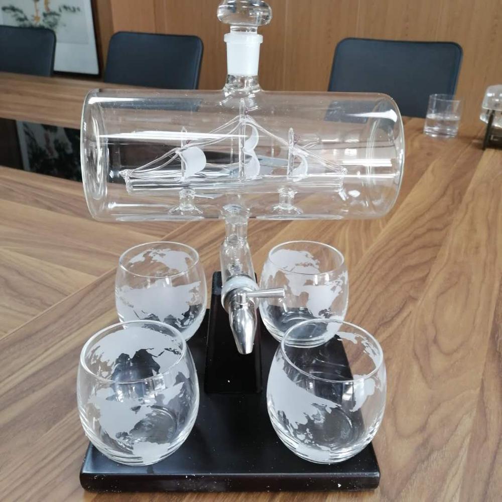 Wholesale Whiskey dencanter set Glass Beverages carafe decanter whisky Tequila Rum Brandy Vodka Whiskey dencanter set Bottles
