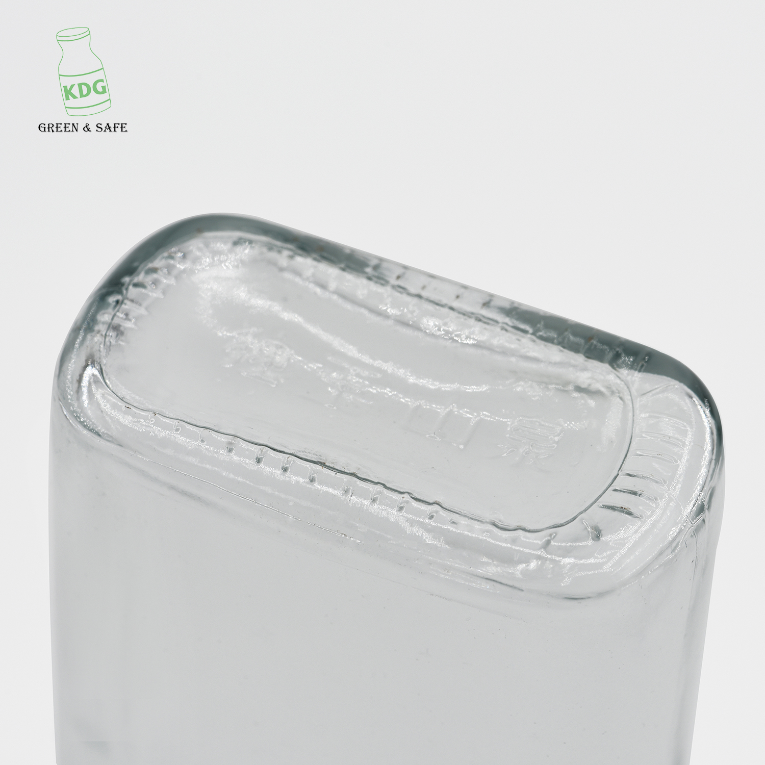 Wholesale Wine Spirits Alcohol Package Empty Flat Glass Bottles for Liquor