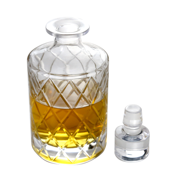 Wholesale bulk wine crystal glass bottle embossed decanter 850ml