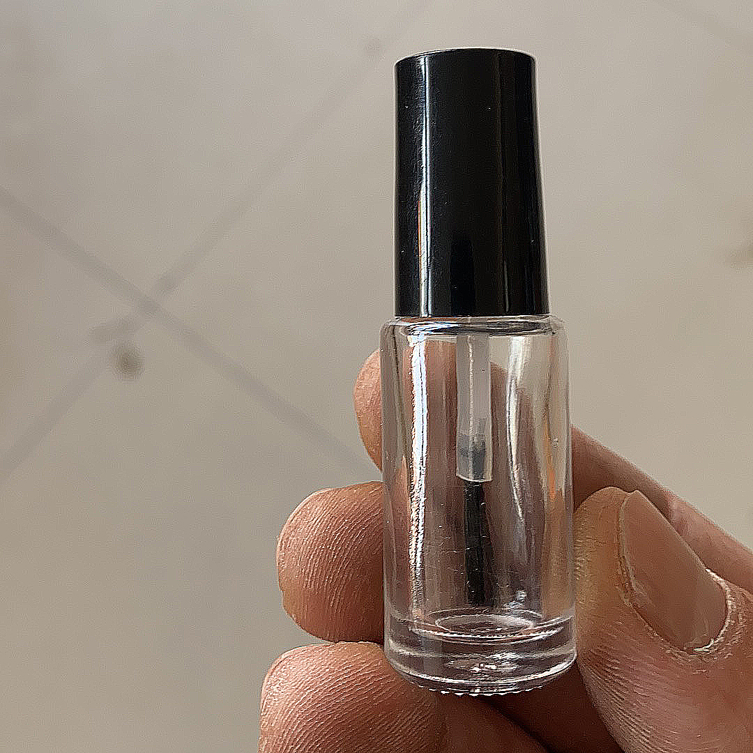Wholesale clear 4ml 5ml gel nail polish glass bottle black nail polish bottle empty with brush