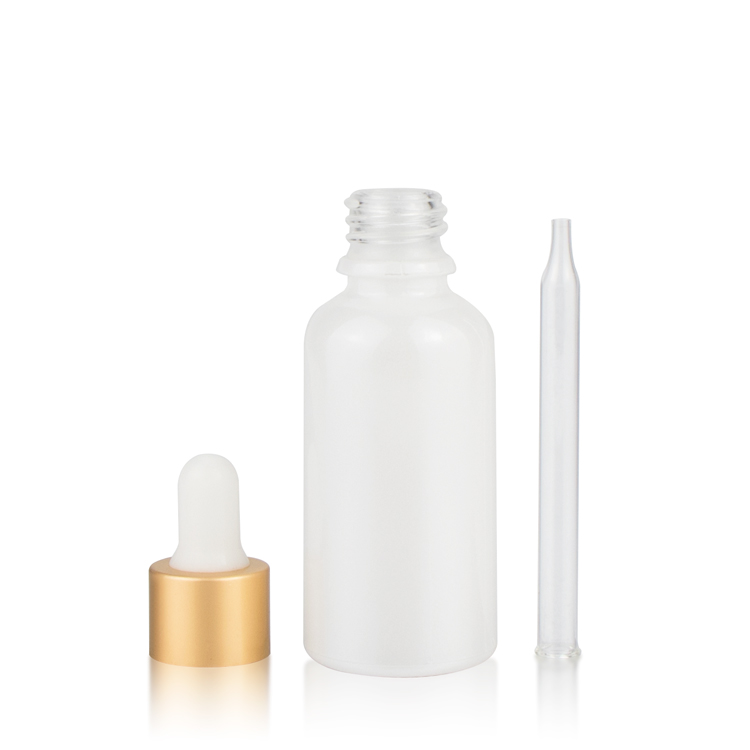 Wholesale cosmetic packaging clean10ml glass dropper bottle for essential oil
