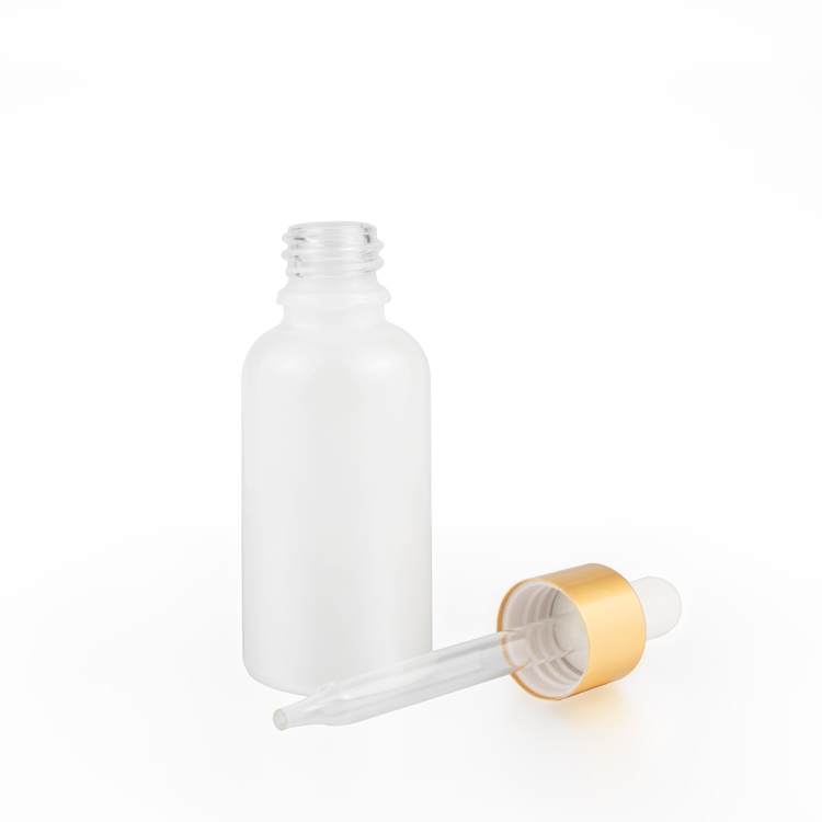 Wholesale cosmetic packaging clean10ml glass dropper bottle for essential oil