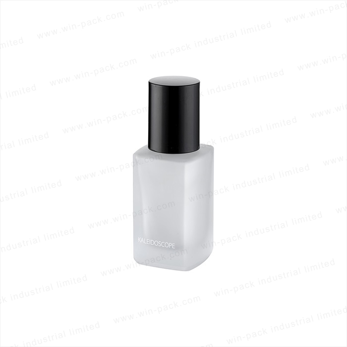 Wholesale cosmetic square glass bottle 30ml with lotion pump cap for lotion serum cream full set