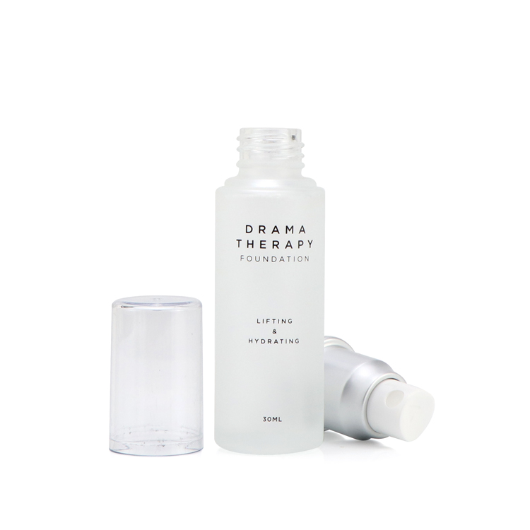 Wholesale custom 15ml 20ml 30ml 50ml 80ml round refillable spray glass bottles with sliver spray