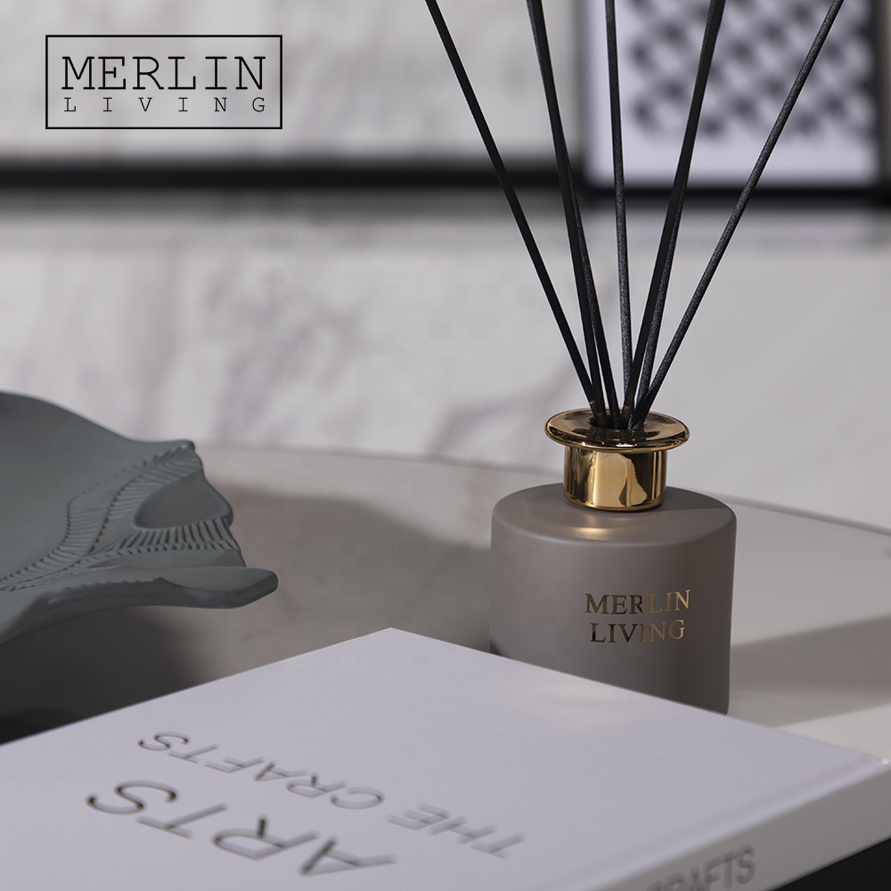 Wholesale custom logo Home decor empty reed diffuser glass bottle with sticks perfume luxury glass fragrance oil bottle gift set