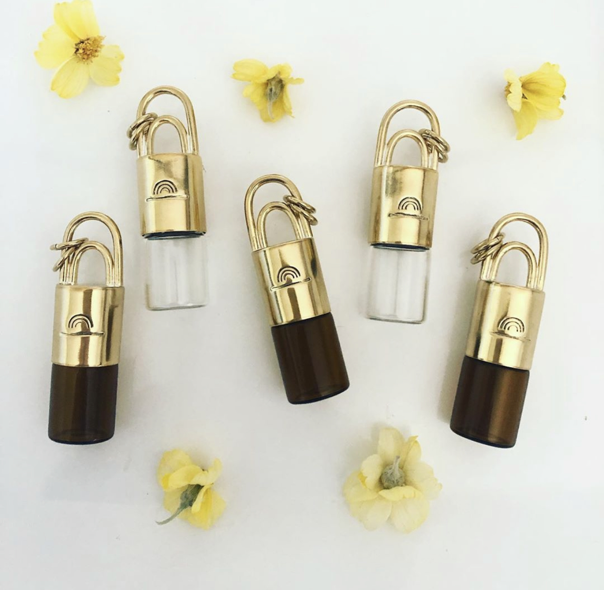 Wholesale custom necklace pendant small perfume bottles natural stone bottles with rose quartz stone