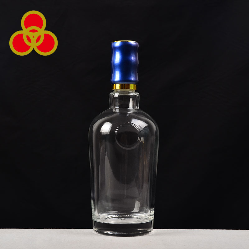 Wholesale customized logo design glass liquor bottle