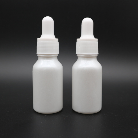 Wholesale elegant shiny white 30ml glass dropper bottle with white pipette cap