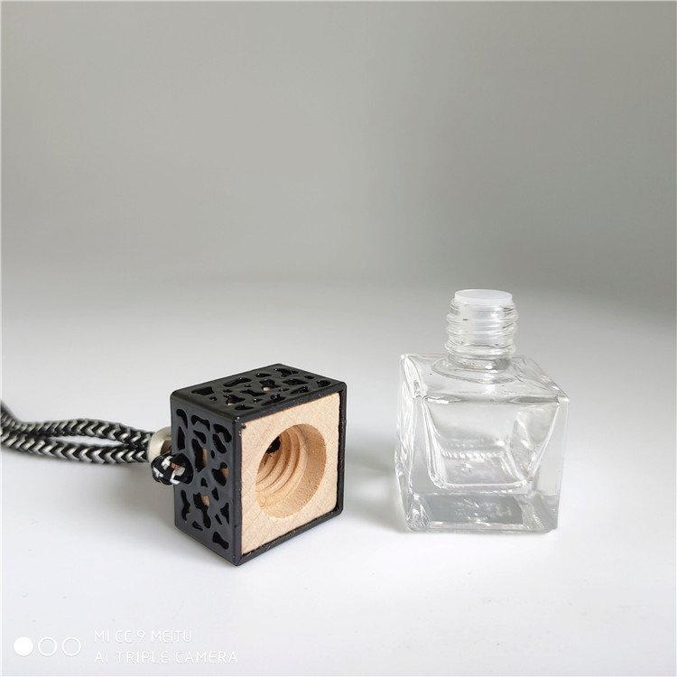 Wholesale empty hanging car square perfume bottle diffuser bottle with wooden cap