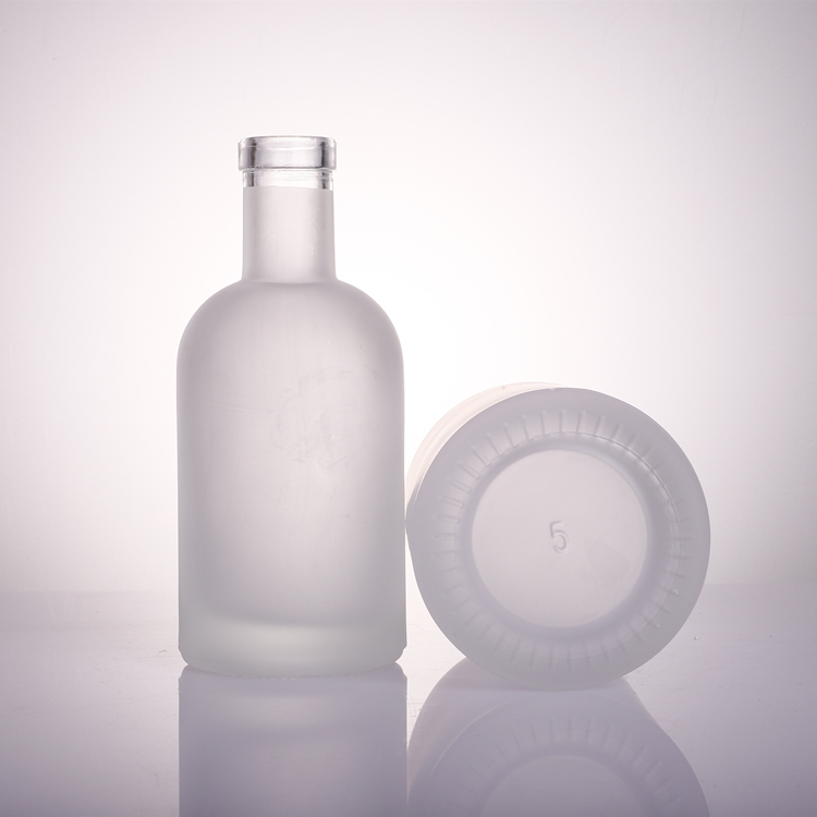 Wholesale extra flint 500ml vodka glass bottle 750ml