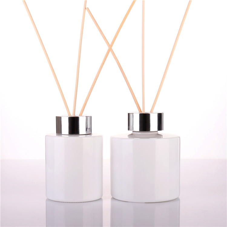 Wholesale frosted empty round reed diffuser glass bottle for fragrance 200ml