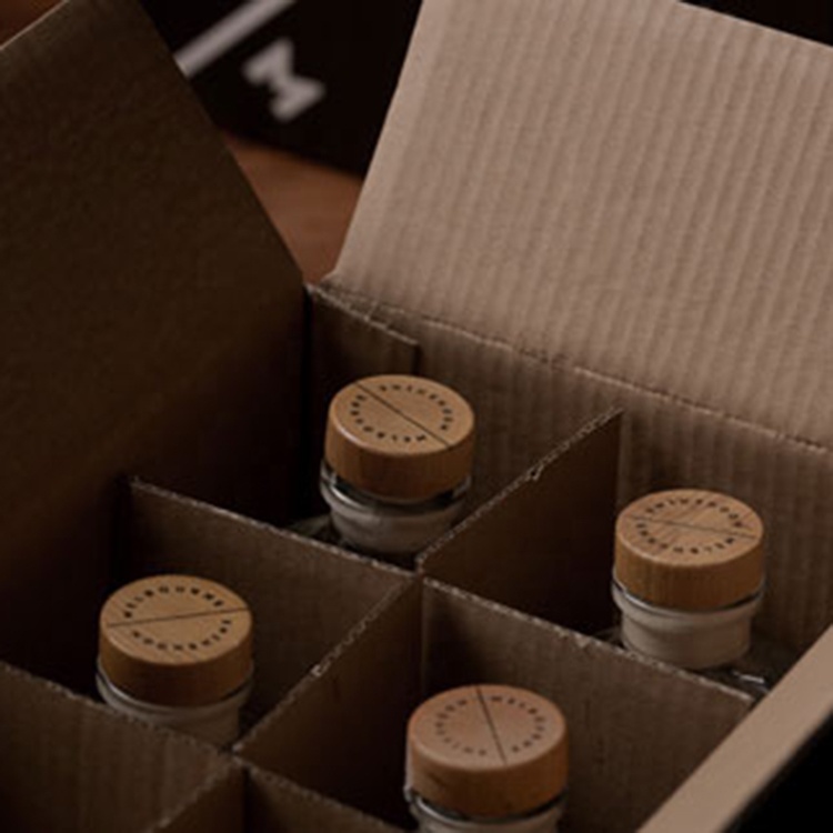 Wholesale high quality custom colored glass wine bottles