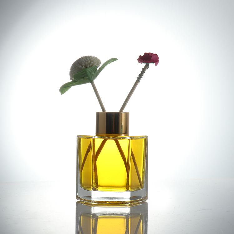 Wholesale high quality luxury square decorative empty reed diffuser glass bottles
