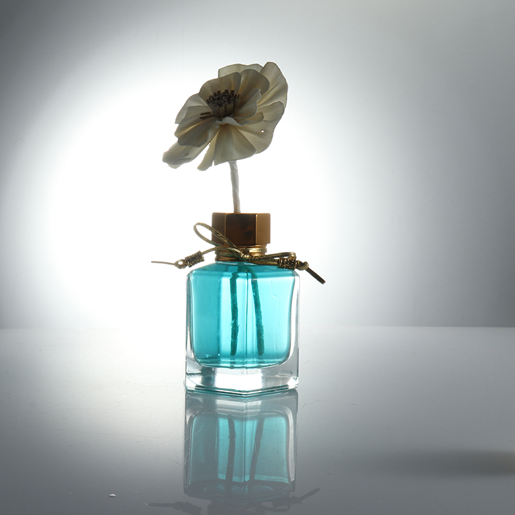 Wholesale high quality luxury square decorative empty reed diffuser glass bottles