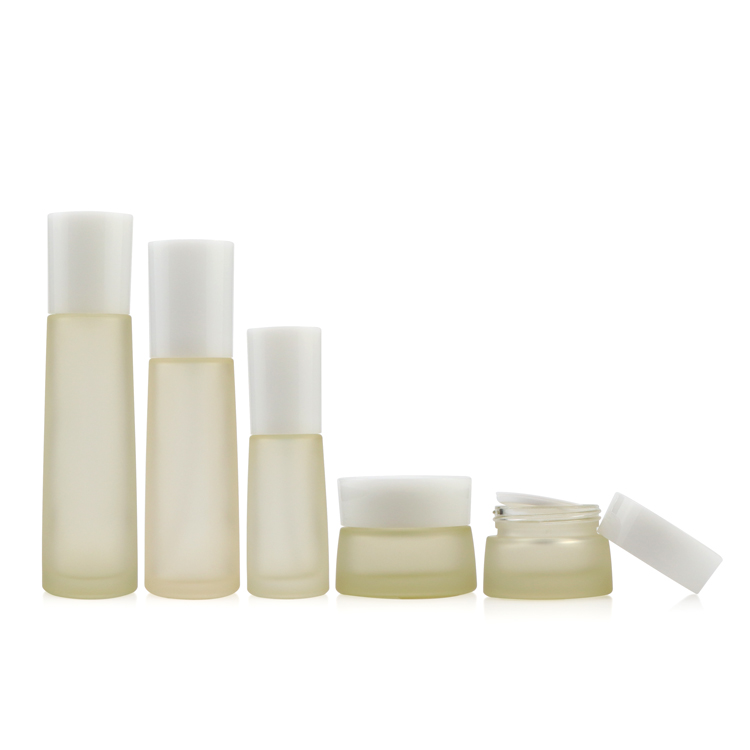 Wholesale high quality perfume spray pump bottle plastic cosmetic packaging travel bottle set with cream jars