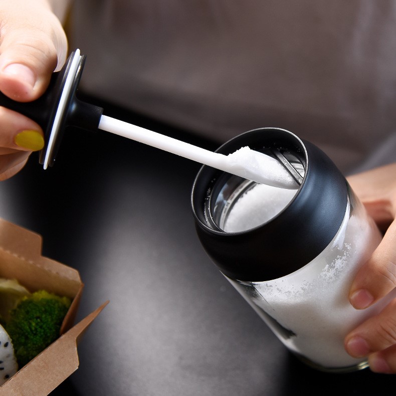 Wholesale hot sell glass jar with spoon container seasoning pot salt spice jar