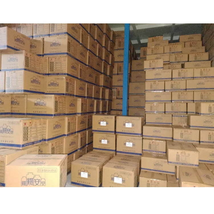 Wholesale large lotus pattern shaped wine glass jar drink juice bottles glass jars with tap