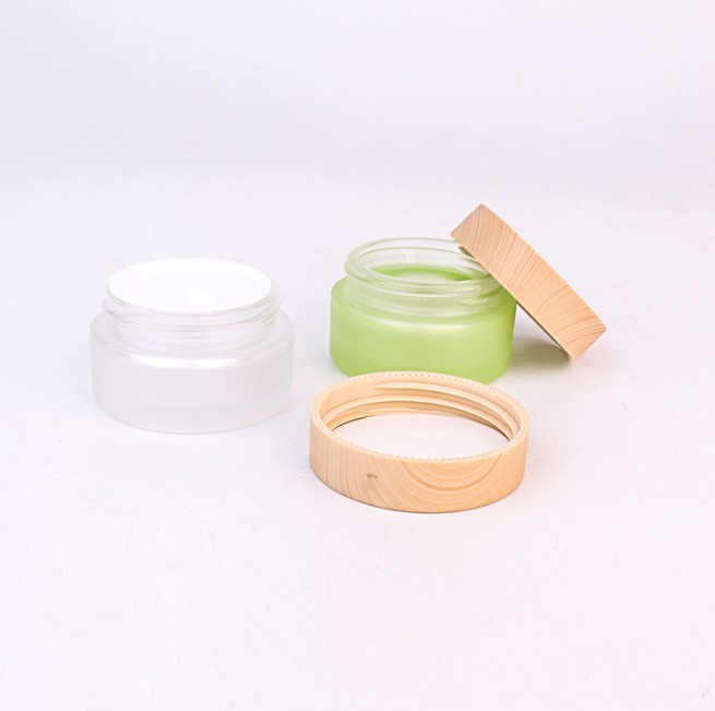 Wholesale luxury bamboo lid skin care packaging 20ml 40ml 60ml empty glass organic bamboo cosmetic lotion jars