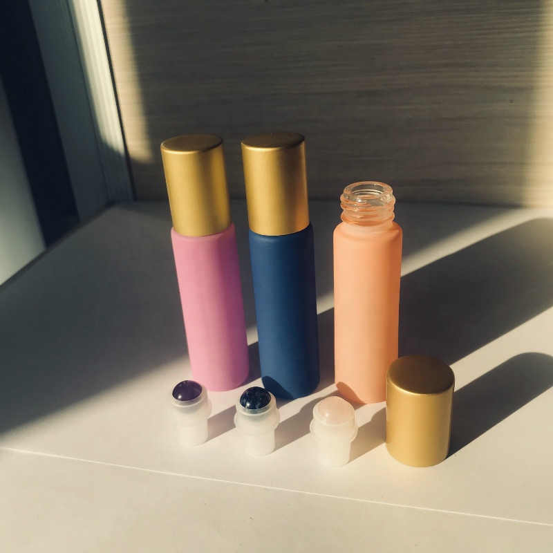 Wholesale matte gold lid 10ml Macaron color essential oil roller glass bottles