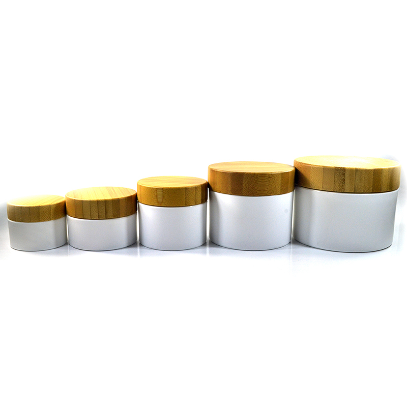 Wholesale personal skin care cosmetic containers 30g 50g 100g 150g 200g PP plastic cream jar with bamboo lid