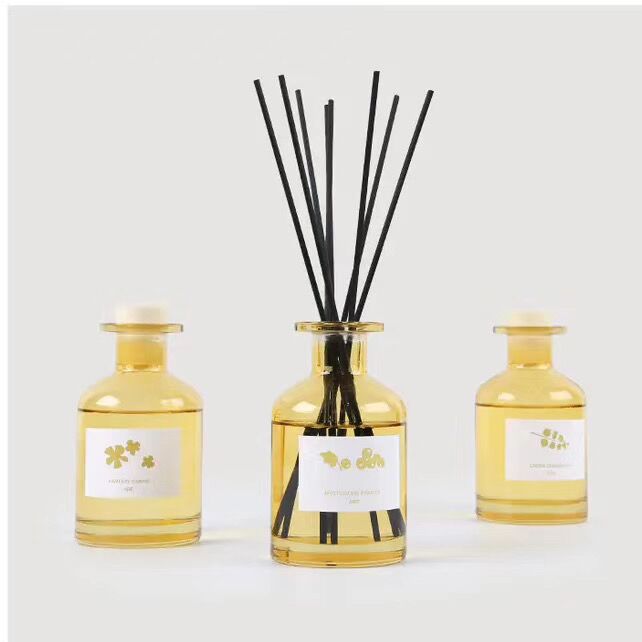 Wholesale reed diffuser round glass bottle with reed sticks for air fresh