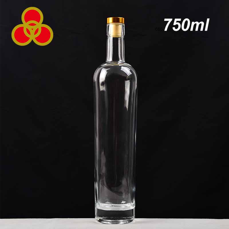 Wholesale transparent 750ml clear glass empty bottle vodka