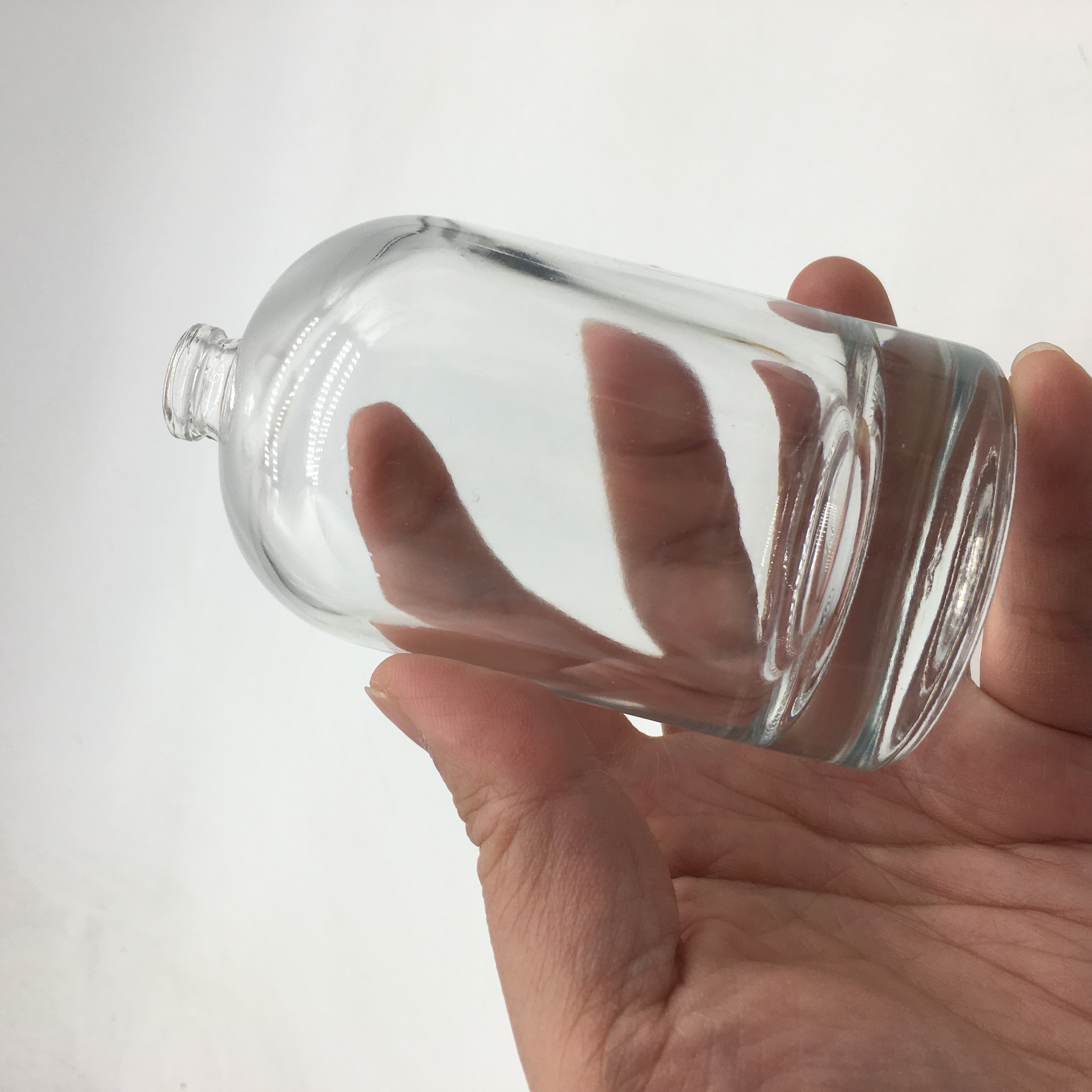 Xuzhou wholesale 50ml 100ml round glass perfume bottle pet bottles elegant perfume bottle