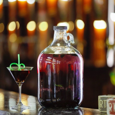 Youcheng super large 1l 2l 3l 4l 5l glass wine bottle with with glass ring