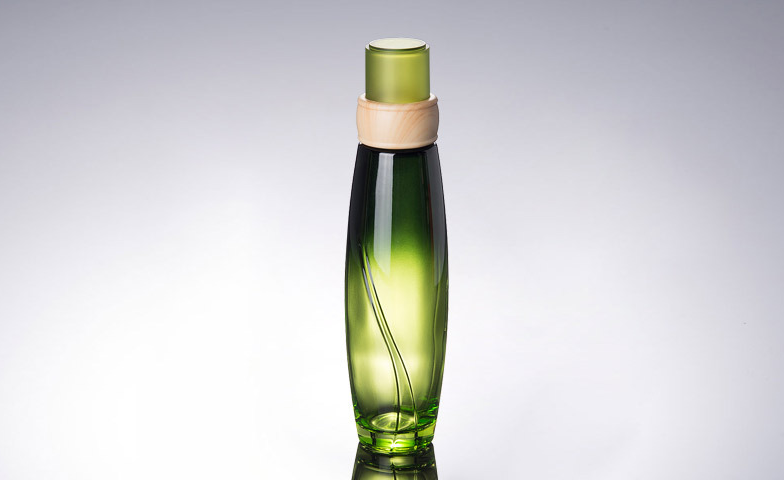Ze Light Stock Product Empty 120ml Inner Plug Green Glass Face Toner Luxury Cosmetic Bottle With Wooden Lid