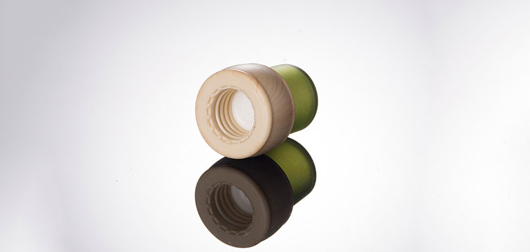 Ze Light Stock Product Empty 120ml Inner Plug Green Glass Face Toner Luxury Cosmetic Bottle With Wooden Lid