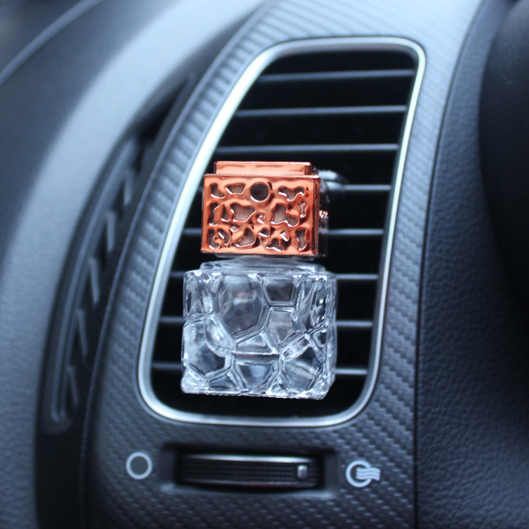 car vent clips air freshener clip natural fragrant oil car perfume honeycomb bottle Fragrance Hanging