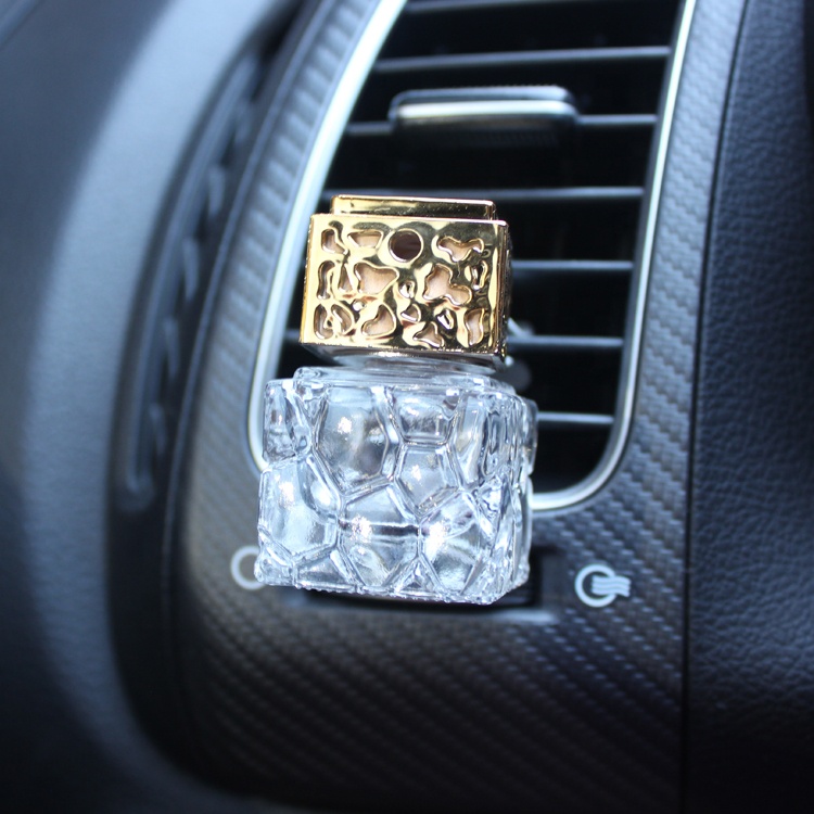 car vent clips air freshener clip natural fragrant oil car perfume honeycomb bottle Fragrance Hanging