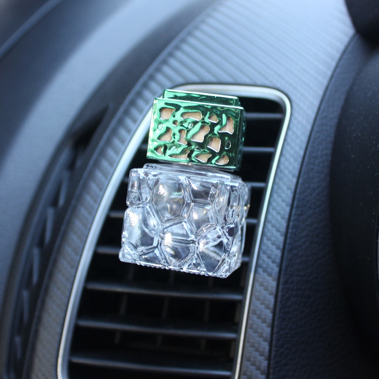 car vent clips air freshener clip natural fragrant oil car perfume honeycomb bottle Fragrance Hanging