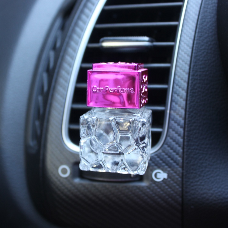 car vent clips air freshener clip natural fragrant oil car perfume honeycomb bottle Fragrance Hanging