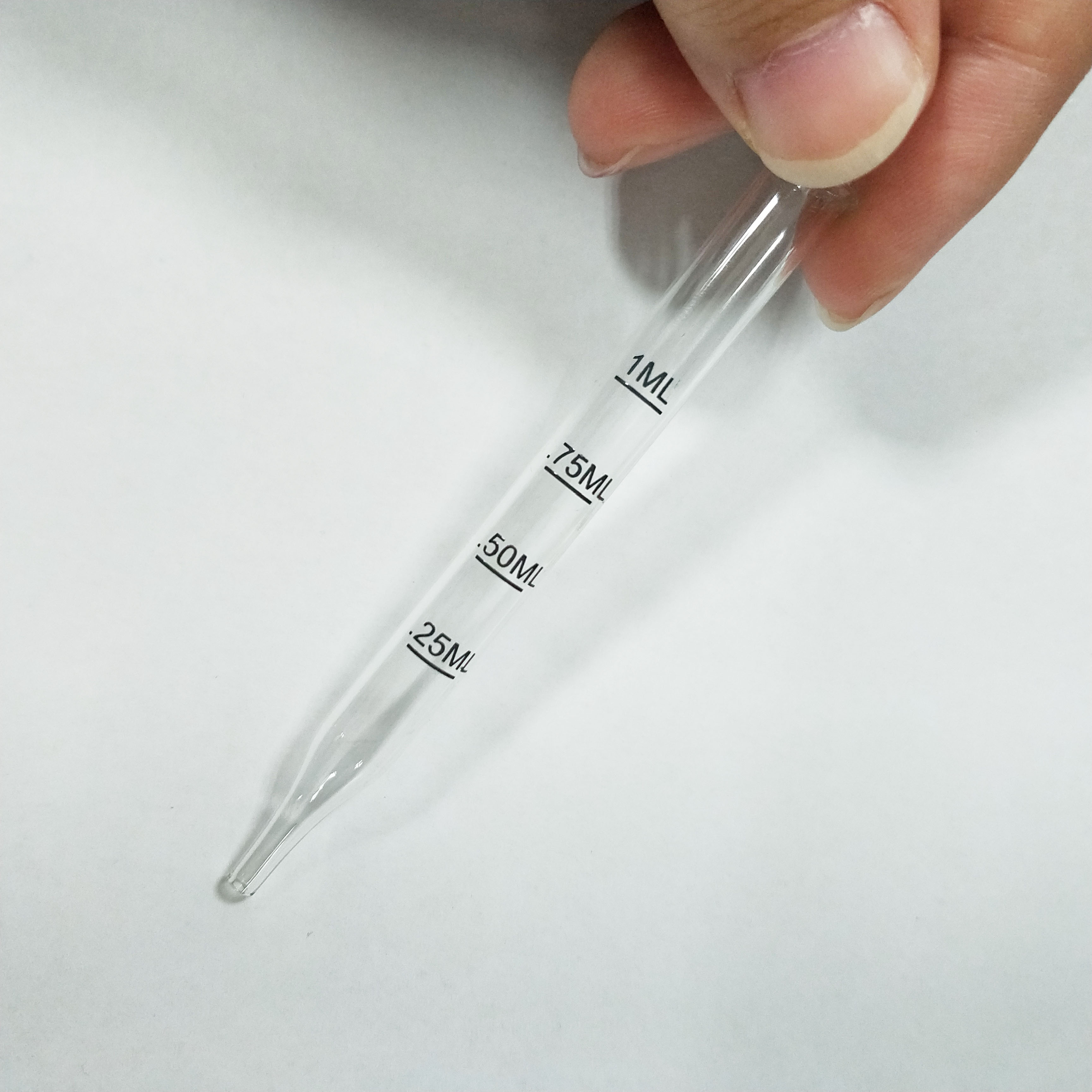 cheap Wholesale 1OZ matte black glass dropper bottles with measurement markings