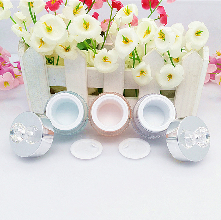 colorful 5 g mini plastic jars with crown lid, plastic 5g cosmetic sample jar for sale,wholesale 5g plastic small cosmetic jar