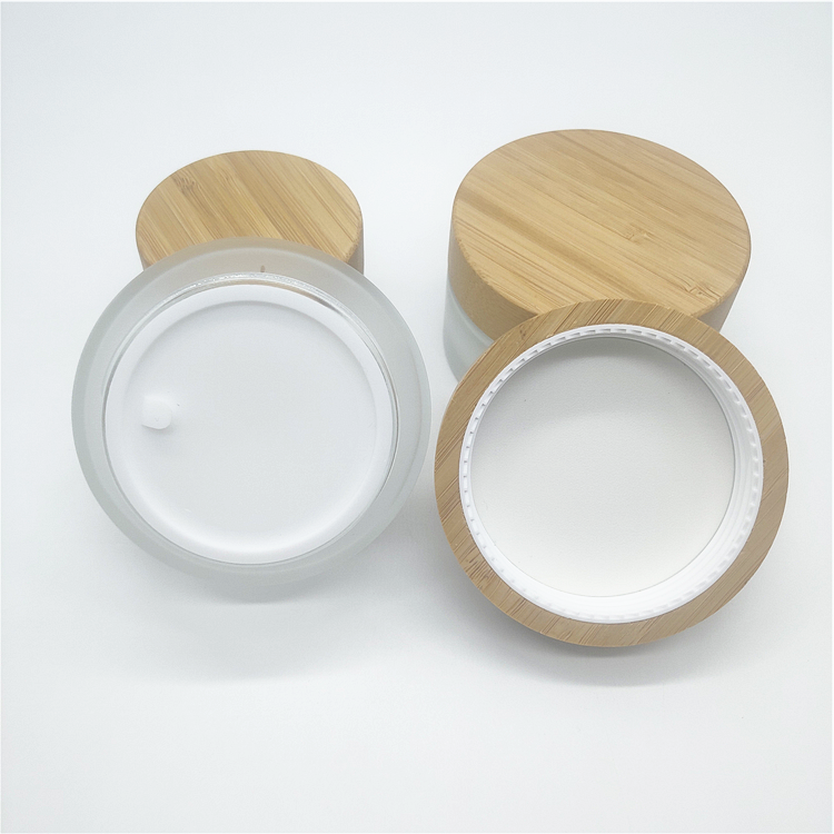 cosmetic Clear amber frosted jar with bamboo lid