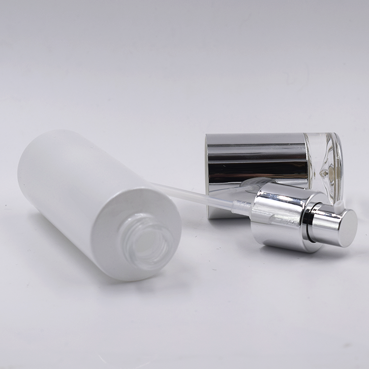 cosmetic packaging 50ml 100ml 120ml empty pearl white cosmetic bottle glass bottle 60ml glass lotion bottle with metal cap