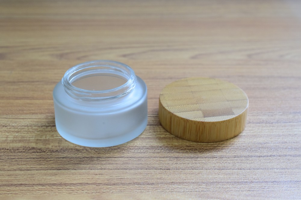 cosmetic packaging eco friendly 50ml 100ml frosted bamboo jar bamboo cosmetic jars glass jars with CR wood lid