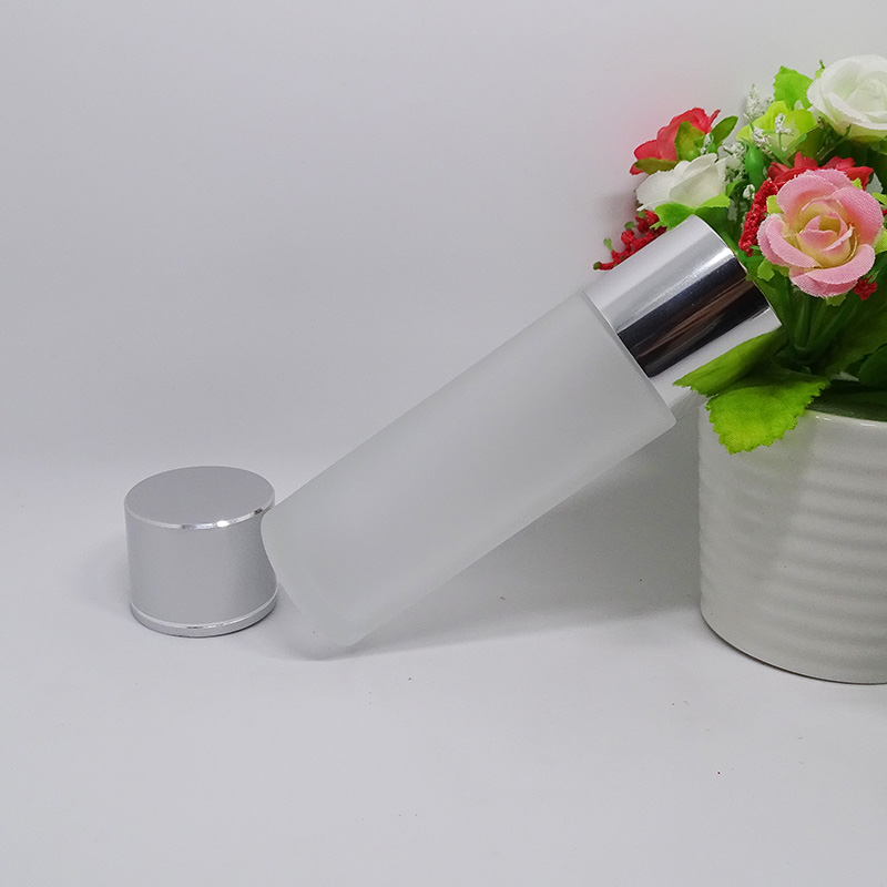 cosmetic packaging screw cap clear frosted glass 100 ml lotion toner bottle with plastic orifice