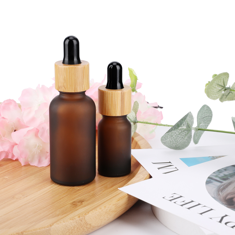 cosmetic packing essential oil bottle with bamboo dropper