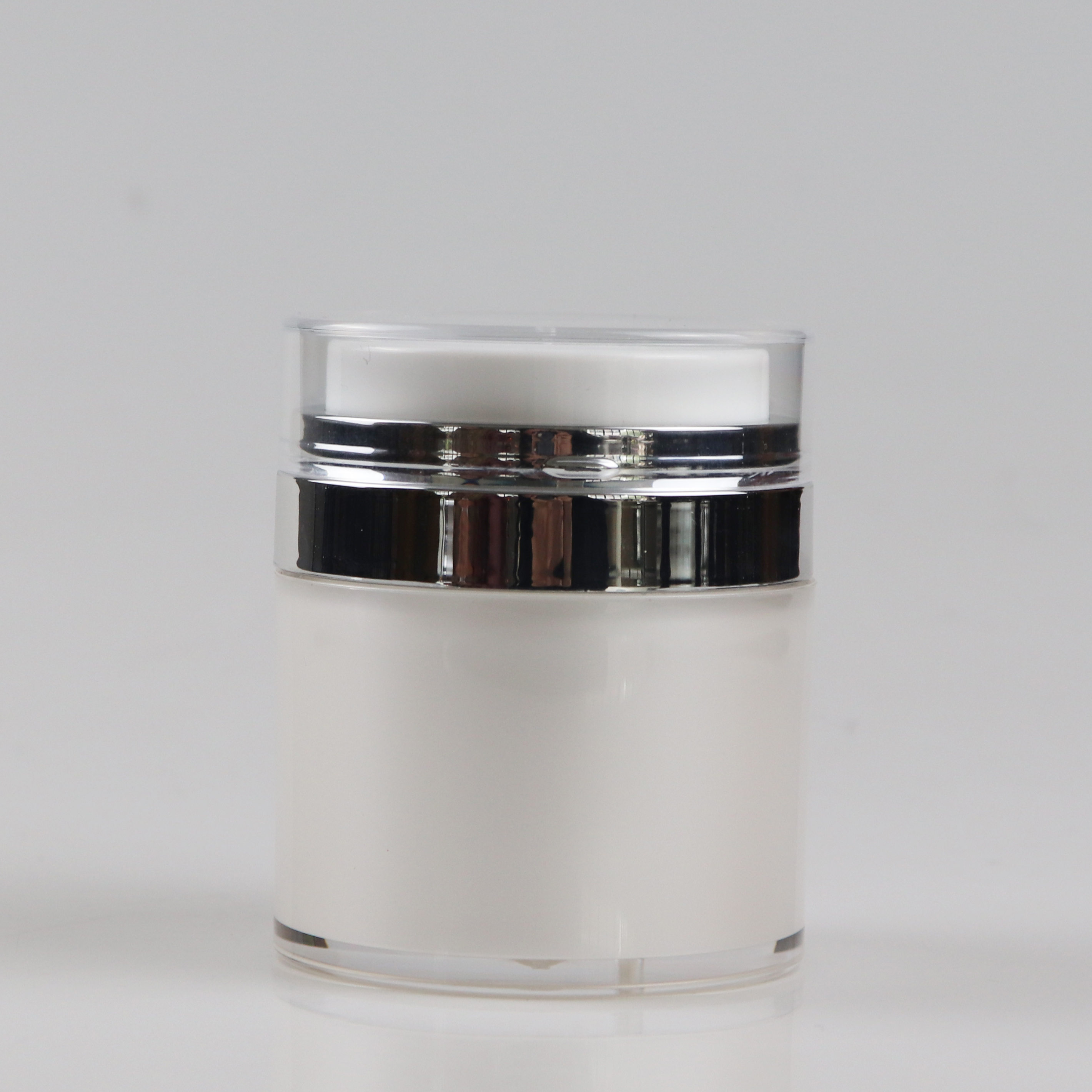 custom 15g 30g 50g popular shiny pearl white and silver airless pump jar