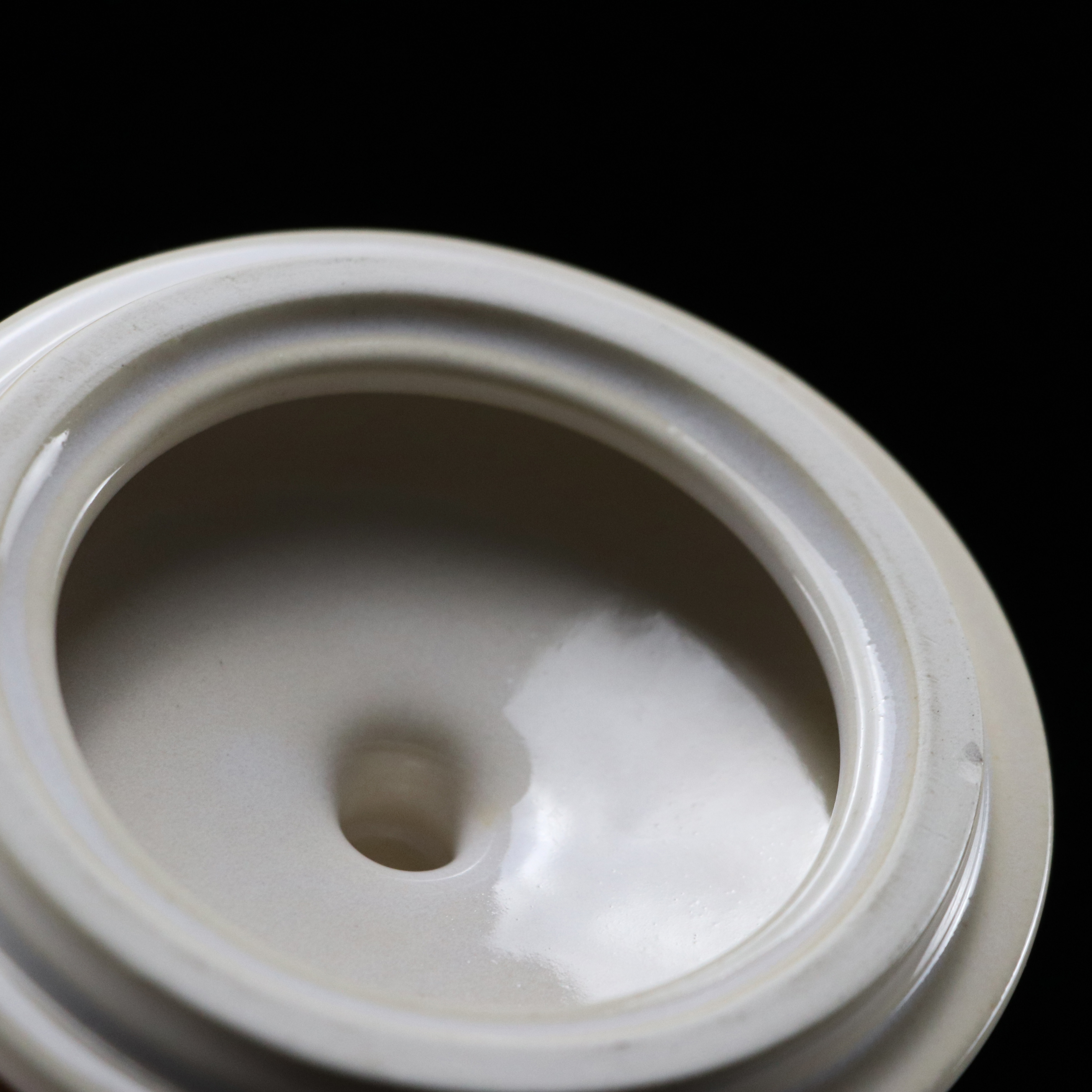 custom brand logo eco friendly ombre colour porcelain jar with lid for coffee beans or tea