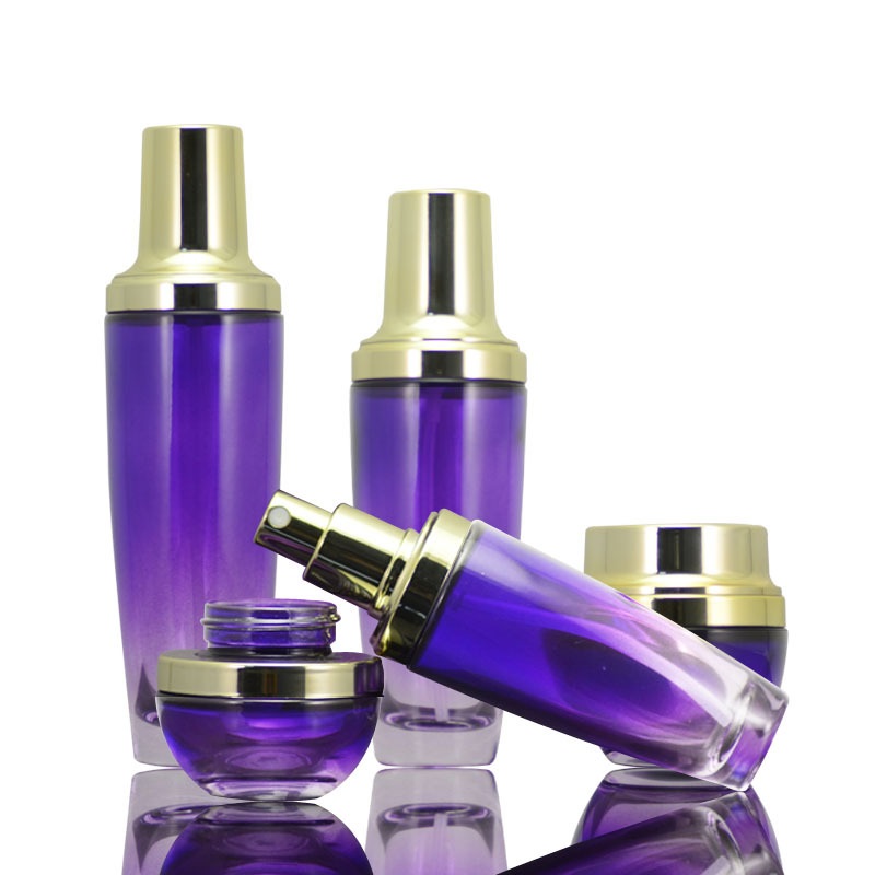 custom cosmetic bottle with silver /gold spray /lotion pump cap