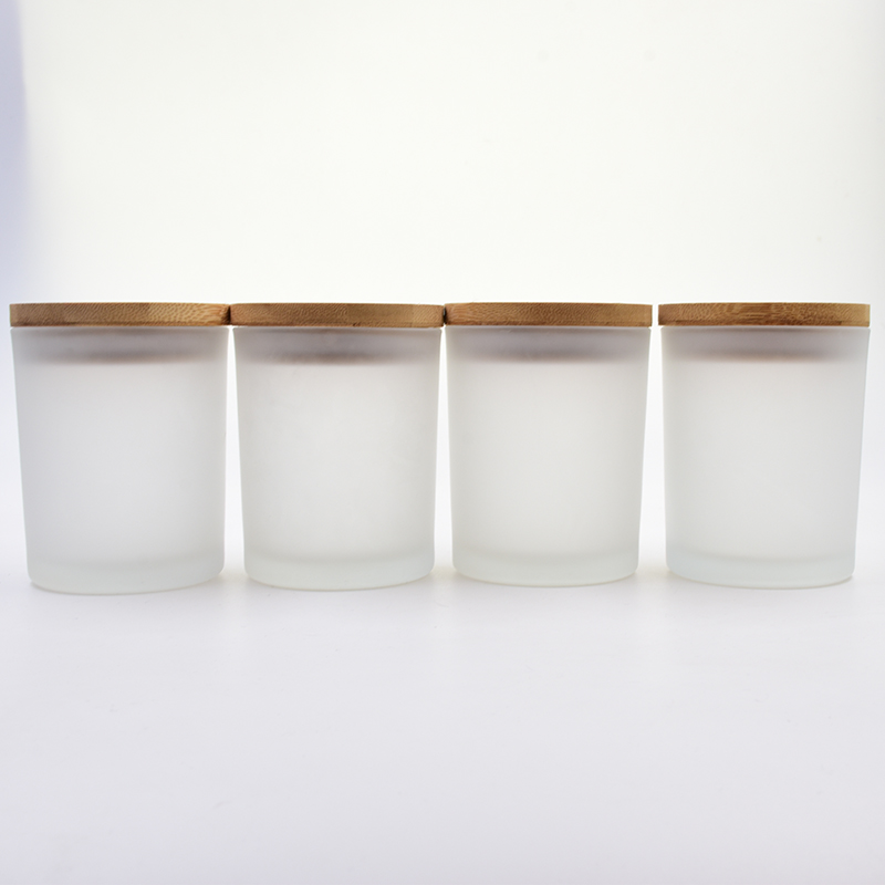 custom design scented 200ml 300ml Creative Multi-Color Frosted Transparent Candle Jar With Wooden bamboo Lids Black Candle Jars