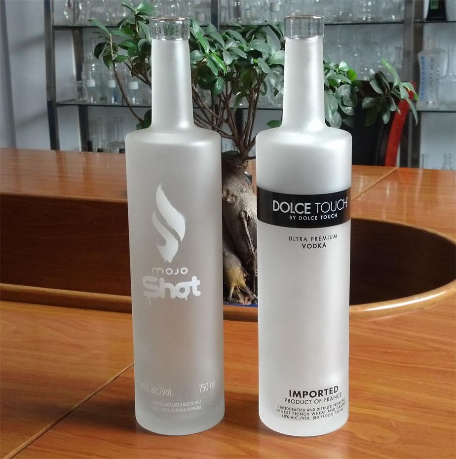 custom frosted design bottles vodka bottle manufacturer glass bottles 700ml with corks