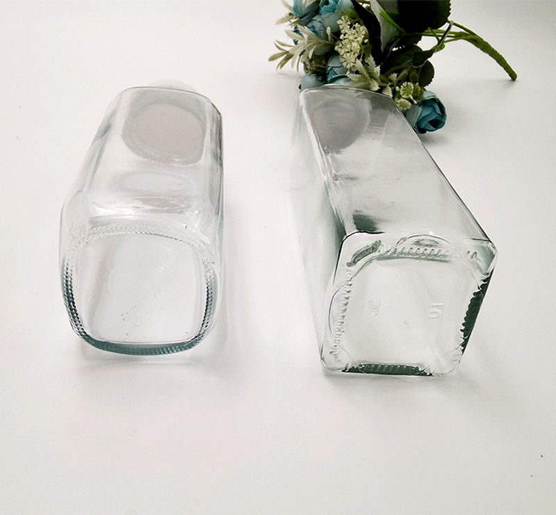 custom transparent 350ml 500ml glass bottle with lid