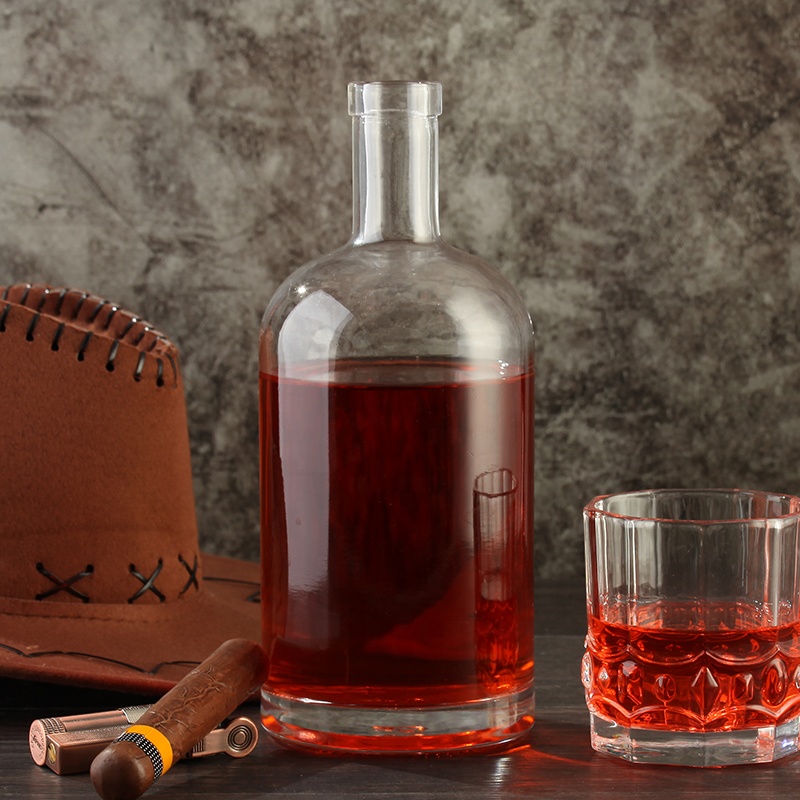 custom whiskey glass bottle cork 500ml 750ml 1000ml liquor empty glass bottle for whiskey