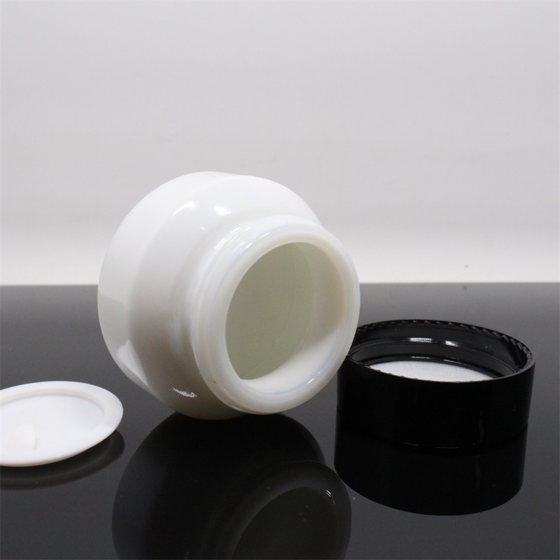 eco-friendly 10g 20g 30g ceramic white glass cream jar oblique shoulder porcelain jar with black lid for cosmetics packing