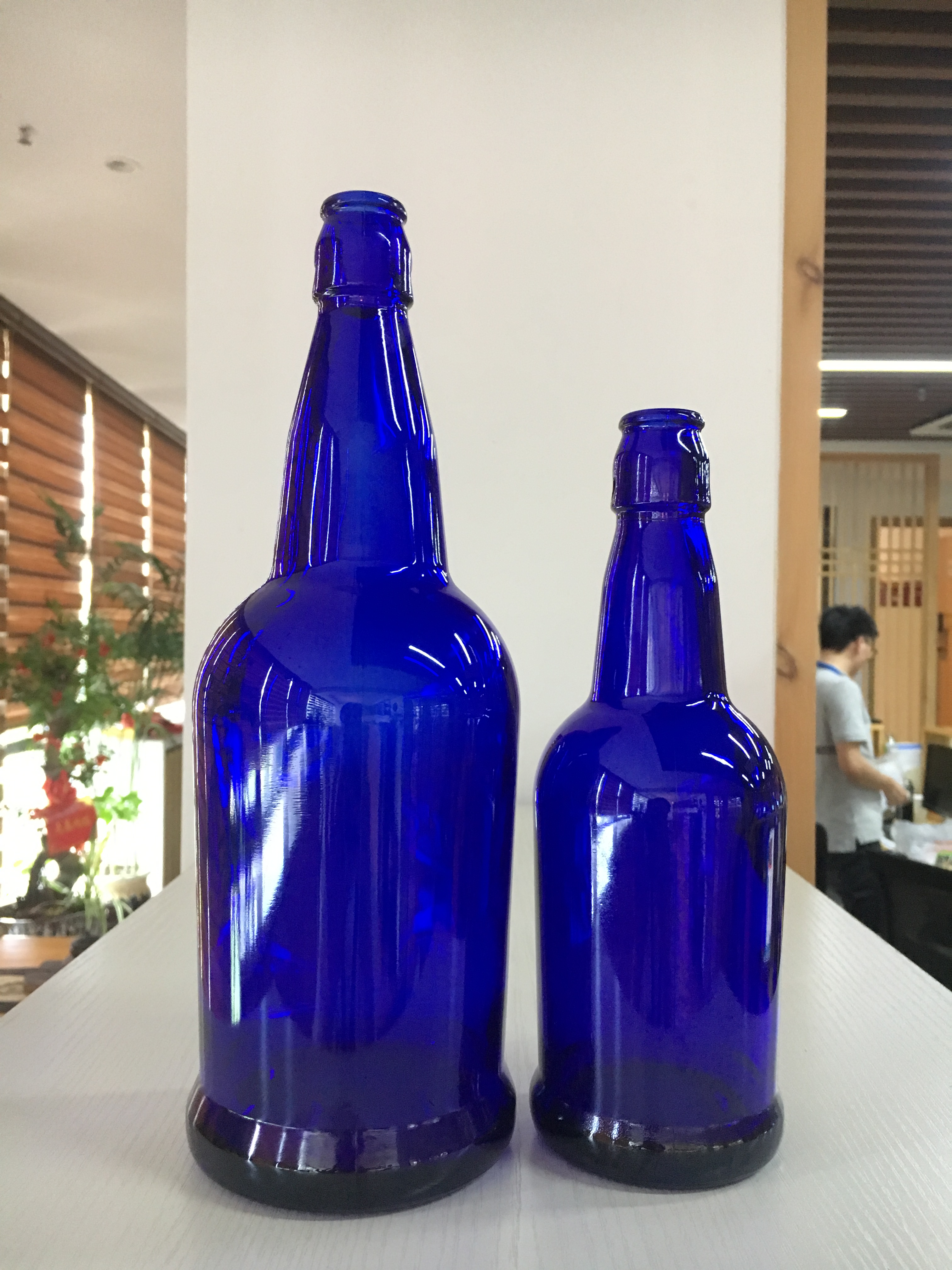 empty 750ml alcohol glass bottle spirit bottle